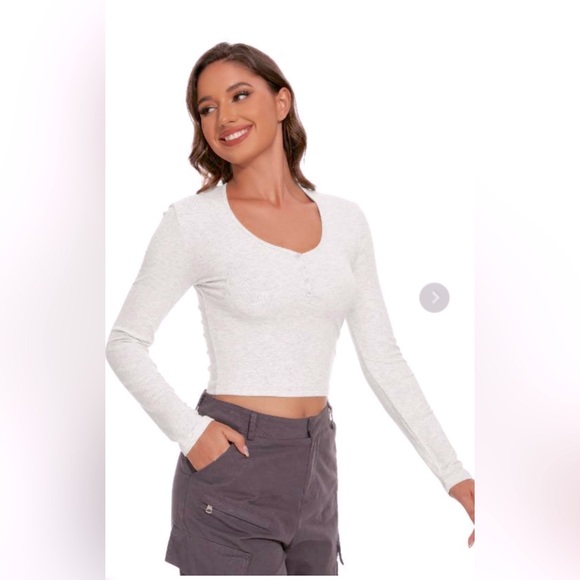 Tops - Scoop Neck Long Sleeve crop Henley basic slim fit tee | S | NWT